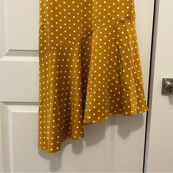 Asymmetrical satin midi dress - Picture 4 of 5